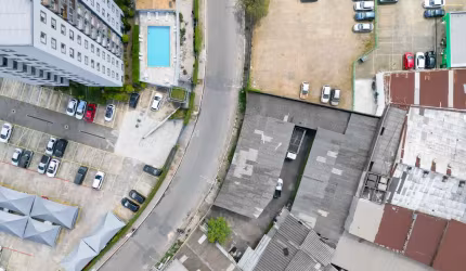 Terreno comercial para venda, 670m²