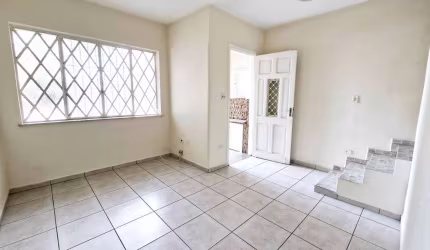 Casa tipo para venda com 2 quartos, 80m²