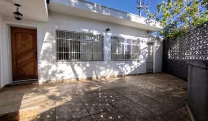 Casa tipo para venda com 3 quartos, sendo 1 suíte, 281m²