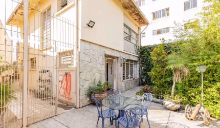 Sobrado para venda com 3 quartos, 232m²