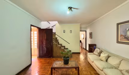 Casa tipo para venda com 3 quartos, 150m²