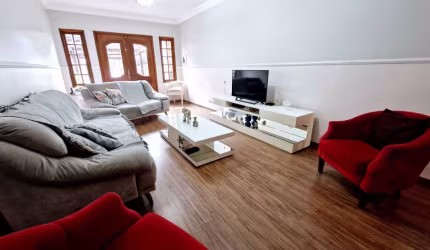 Sobrado para venda com 3 quartos, sendo 1 suíte, 147m²