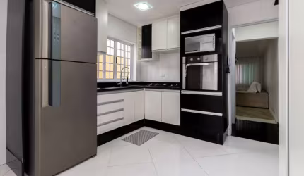 Casa tipo para venda com 3 quartos, sendo 1 suíte, 330m²