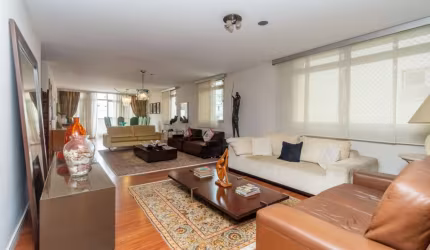 Cobertura para venda com 4 quartos, sendo 4 suítes, 700m²