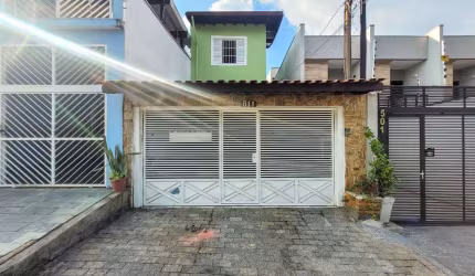 Sobrado para venda com 4 quartos, sendo 2 suítes, 150m²