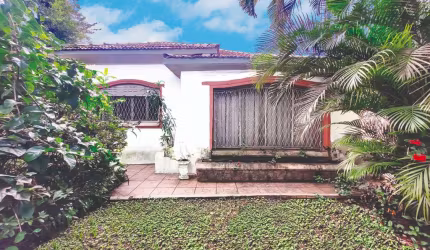 Casa tipo para venda com 4 quartos, sendo 2 suítes, 350m²