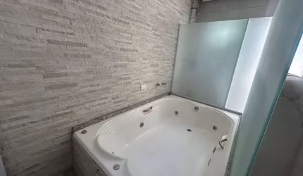 Casa tipo para venda com 4 quartos, sendo 4 suítes, 250m²