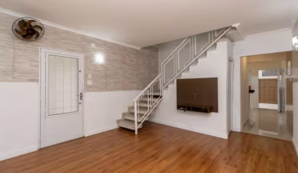 Sobrado para venda com 2 quartos, sendo 2 suítes, 149m²