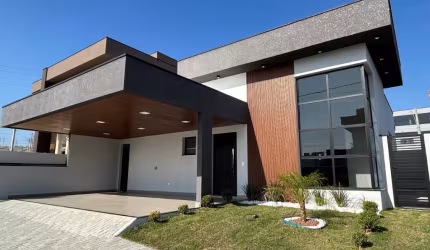 Casa térrea condomínio Ruda