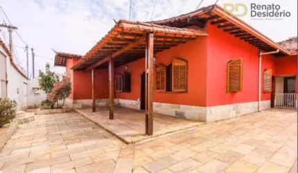 Casa com 4 quartos à venda na Esplanada, Belo Horizonte  por R$ 1.000.000