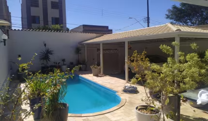 Casa com 3 quartos à venda no Pompéia, Belo Horizonte  por R$ 1.580.000