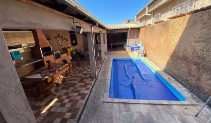 Casa com 5 quartos à venda no São Geraldo, Belo Horizonte  por R$ 900.000