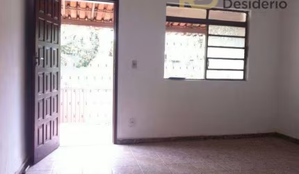 Casa com 3 quartos à venda no Pompéia, Belo Horizonte  por R$ 700.000