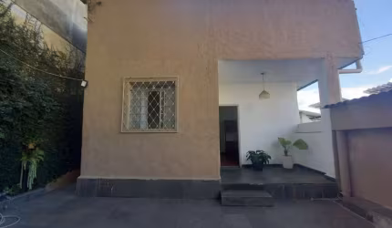 Casa com 3 quartos à venda na Santa Efigênia, Belo Horizonte , 184 m2 por R$ 550.000