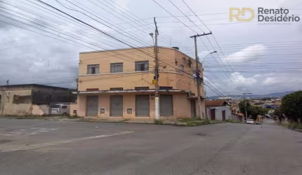 Prédio à venda no João Pinheiro, Belo Horizonte  por R$ 500.000
