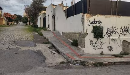Terreno à venda na Esplanada, Belo Horizonte  por R$ 850.000