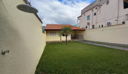 Casa com 3 quartos à venda no Pompéia, Belo Horizonte , 241 m2 por R$ 1.100.000