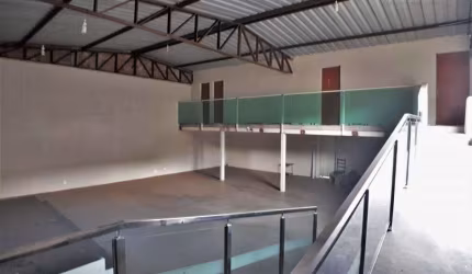 Barracão / Galpão / Depósito com 3 salas para alugar na Saudade, Belo Horizonte  por R$ 4.000
