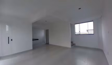 Casa geminada de 3 quartos e suíte no Jardim Vitória à venda
