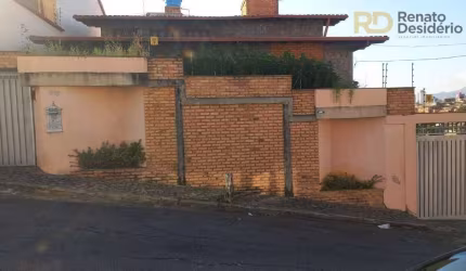Excelente casa estilo colonial de 05 quartos 6 vagas no bairro Renascença