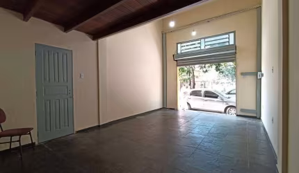 Loja na Rua Demergina Maria de Jesus 26