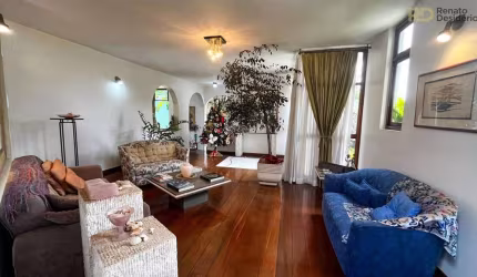 Casa, 4 quartos, 3 suites, 5 vagas