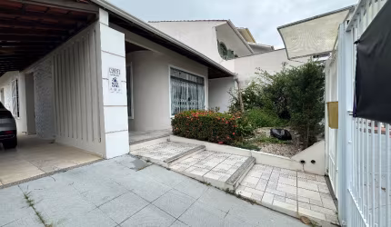 Ótima casa no Estreito pode ser financiado