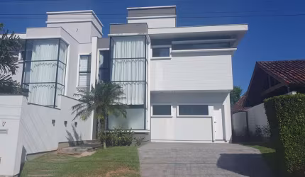Casa à venda, 3 dorm, no bairro Lagoa da Conceição em Florianópolis-SC
