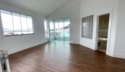 Casa com 5 quartos para alugar na Rua Doutor Celso Nicodemus Lopes, 315, João Paulo, Florianópolis por R$ 10.000