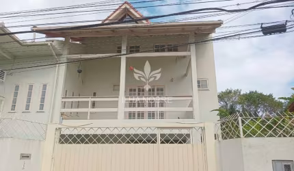 Casa com 2 quartos à venda na Servidão Vassourinha, 210, Rio Tavares, Florianópolis por R$ 650.000
