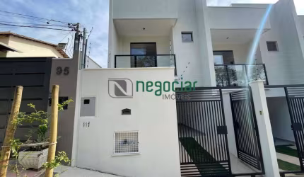 Casas geminadas com áreas, 3 quartos no bairro Centro.