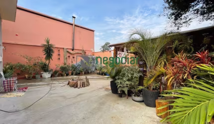 CASA AMPLA DE 4 QUARTOS A VENDA PROXIMO AO SALÃO DO ENCONTRO