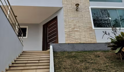 CASA DE ALTO PADRÃO EM CONDOMÍNIO FECHADO