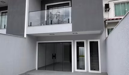 Linda casa duplex no Mirante da Lagoa