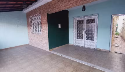 Excelente casa antiga para fazer negócio