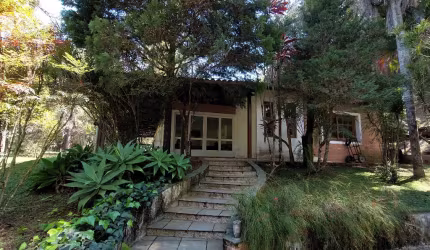 Venda de uma Área de 141 mil metros com Casa e Lagos