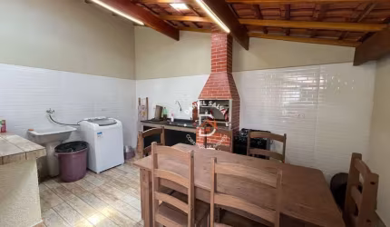 Casa à venda com 3 dormitórios (1 Suíte), 78 m² por R$ 599.000 - Jardim Alvinópolis - Atibaia/SP