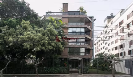 Cobertura com 3 dormitórios, mobiliada com 300 m²