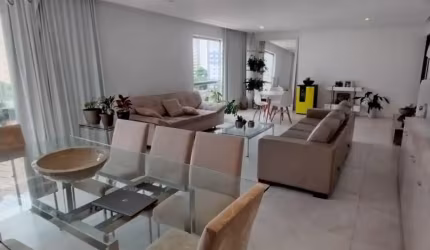 Lindo apartamento com 4 quartos