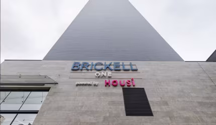 Brickell One - Studios no Centro para Investimento