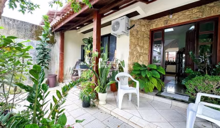 Casa à venda no bairro Nações em Balneário Camboriú/SC