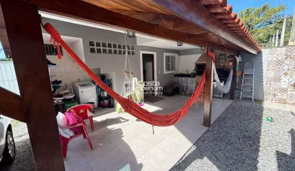Casa à venda no bairro Praia das Taquaras em Balneário Camboriú/SC