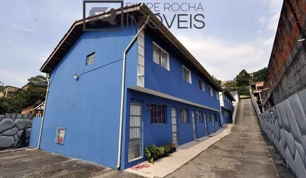Casa Padrão 2 Quartos 2 banheiros 1 vaga aceita financiamento