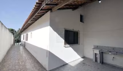 Casa  2 Quartos sendo 1 suite 2 vagas amplo quintal em Cotia Bairro Lageado