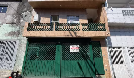 Sobrado à venda - Conjunto Residencial José Bonifácio - 400.000,00