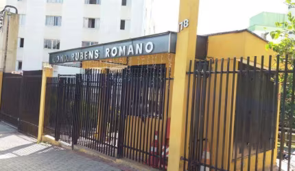 Apartamento à venda - Vila Carmosina - 240.000,00