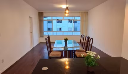 Oportunidade Única ! Excelente Apartamento com churrasqueira, reformado, Amplo!