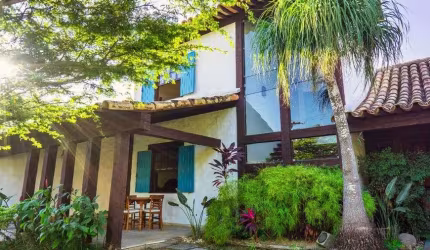 Casa de alto luxo em condomínio para venda com canal navegável em São Bento - Cabo Frio - RJ