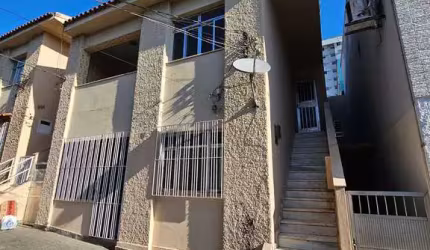 Excelente Casa na Segurança de um Condomínio Fechado no Centro de Nova Iguaçu