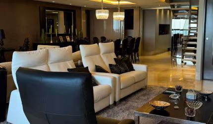 Cobertura no Altiplano mobiliada, decorada e ambientada- 490m2- Área de lazer privativa.
